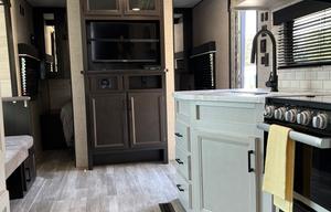 Family/Pet friendly! Sleeps 8! Generator included!