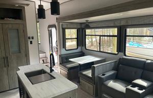2022 Wildwood Heritage Glen 369BL