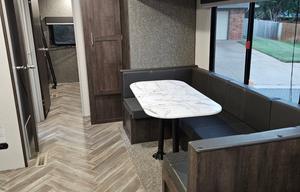 Like New 35' RV Travel Trailer