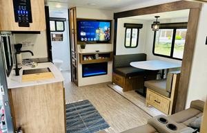 2025 Coachmen RV Freedom Express Select 247SE RV rental photo 6