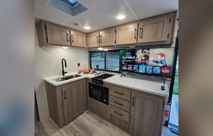BRAND NEW 2027 Keystone Coleman Light 22BX