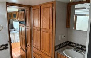 2001 Ford Jayco Designer RV rental photo 9