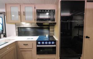 2023 Wildwood x lite sleeps 10!!