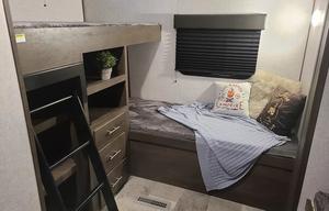 2021 Dutchmen RV Coleman Lantern Series 334BH RV rental photo 6