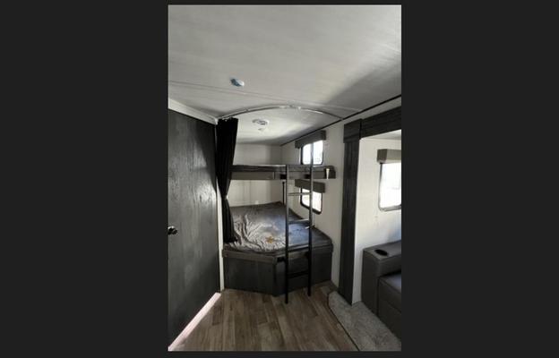2022 Keystone RV Hideout 28BHSWE