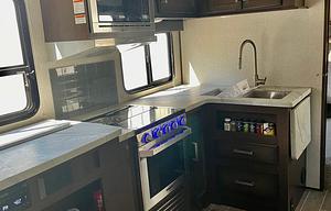 2021 Dutchmen Atlas "BUNK House" Fifth Wheel