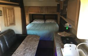 Couples Getaway,  2019 Vista cruiser 19CSK
