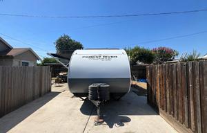 Sequoia Gateway Family RV — 2025 Wildwood X-Lite
