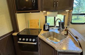 The Cheetah | Glamping on Wheels – Sleeps 6-8