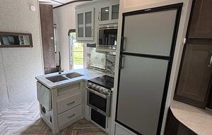2021 Dutchmen 2503REF – Modern and Comfortable