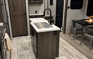 Stocked 5th Wheel | King Bed & Generator Included