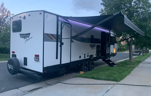 Family and pet friendly camper with King-size bed!