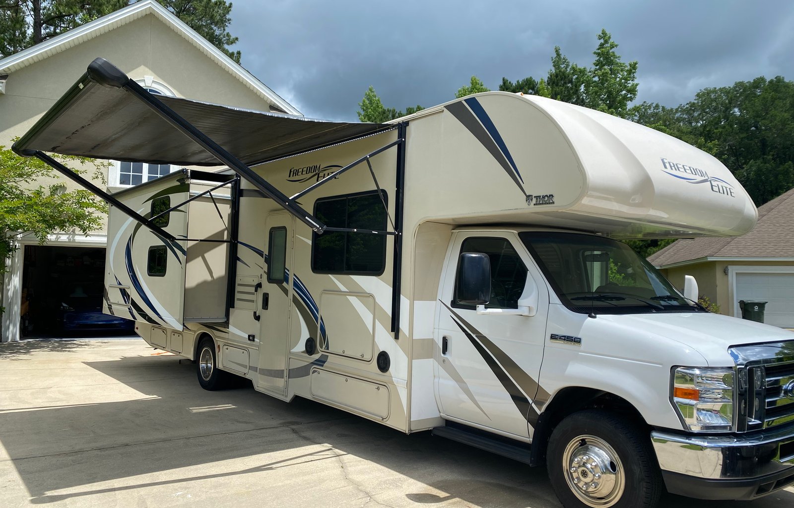 2018 Thor Freedom Elite 30 FE “GUS”