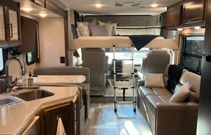 Thor Motor Coach Hurricane 34J