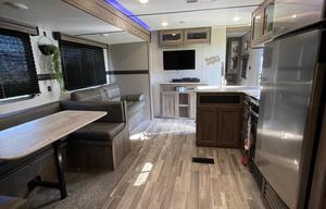 2021 Zinger Lite ZR270BH Travel Trailer RV Rental