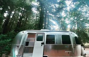 A Boondockers Bestie w/ Solar + Lithium Power