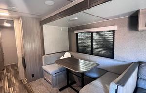 2020 Coachmen RV Freedom Express Select 31SE