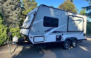 2017 Jayco JayFeather 7 Lightweight Hybrid tent RV