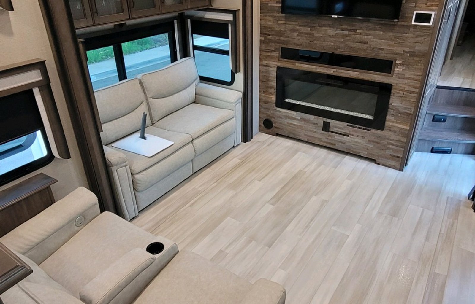 Vet Owned Grand Design - Loaded & Pet Friendly
