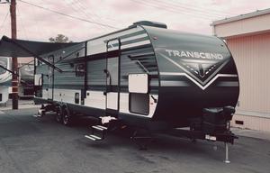 Dual-Suite Retreat Family Bunkhouse 32' Transcend