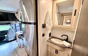 Family&Pet Friendly - 2024 Forest River SUNSEEKER