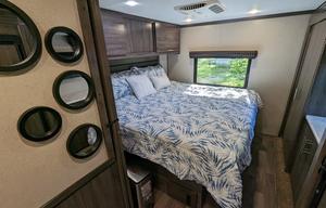 2018 "Clint" Fleetwood RV Axon 29M