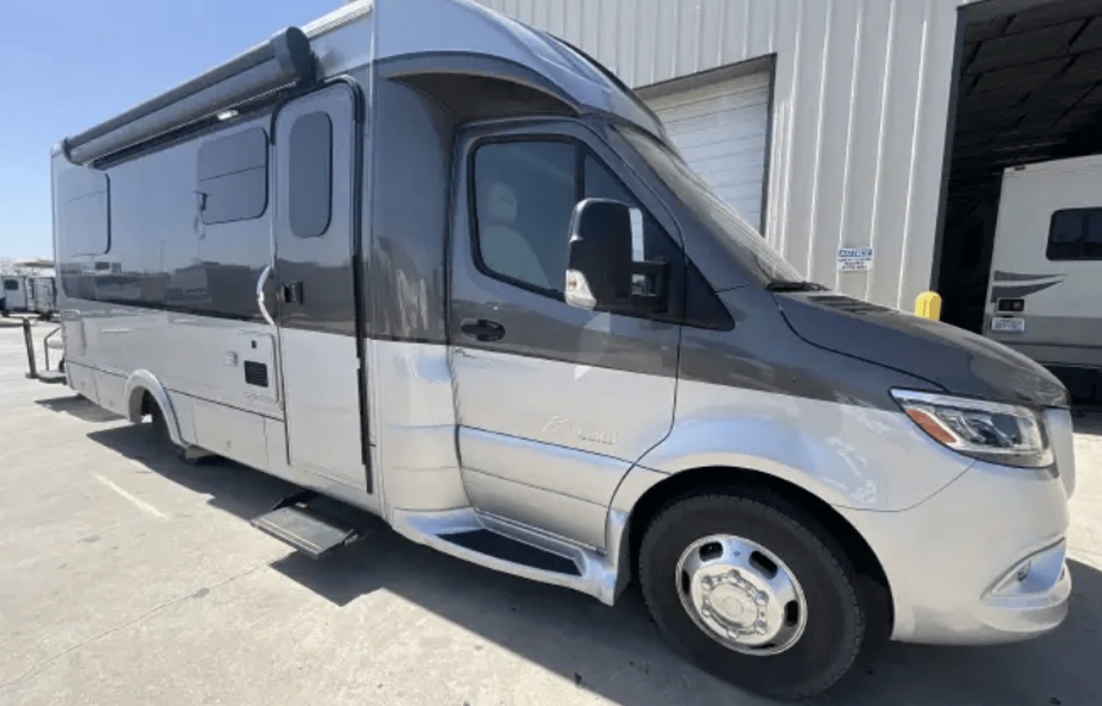2020 Regency RV Ultra Brougham UB25TB