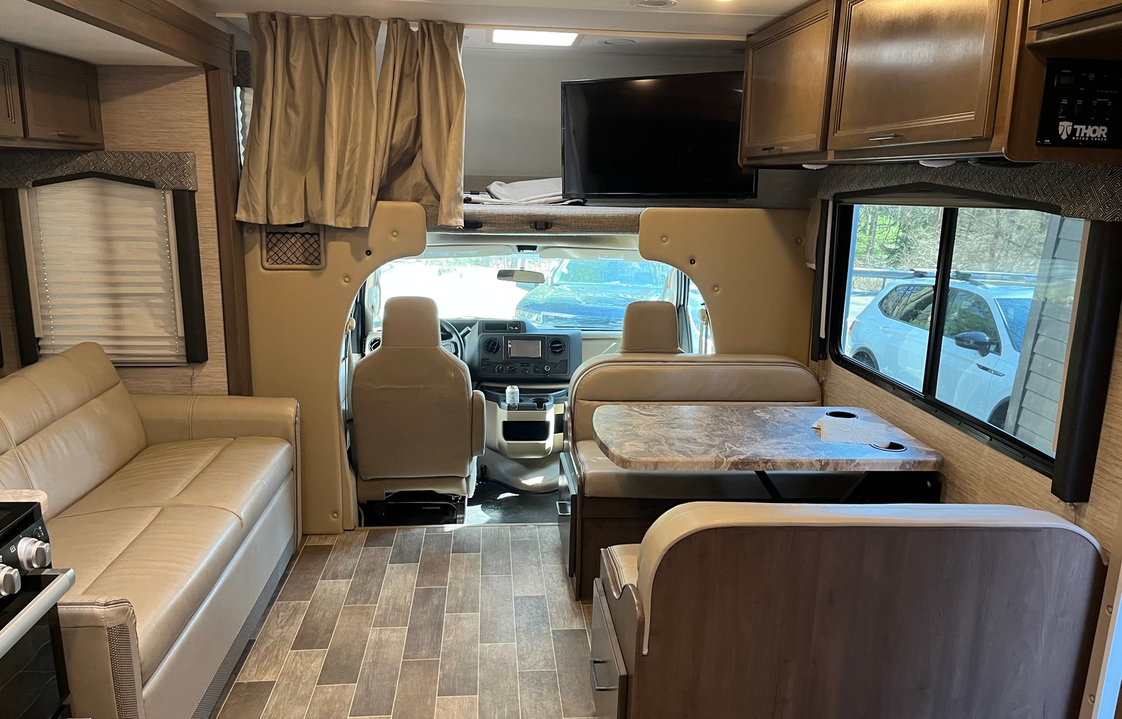 Great Size and Easy to Drive RV