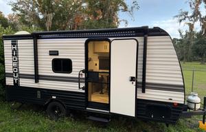 2024 Family Bunkhouse- Easy to Tow- Sleeps 6