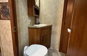 Turn-Key two bath sleeps 10 rear bunk room stoked