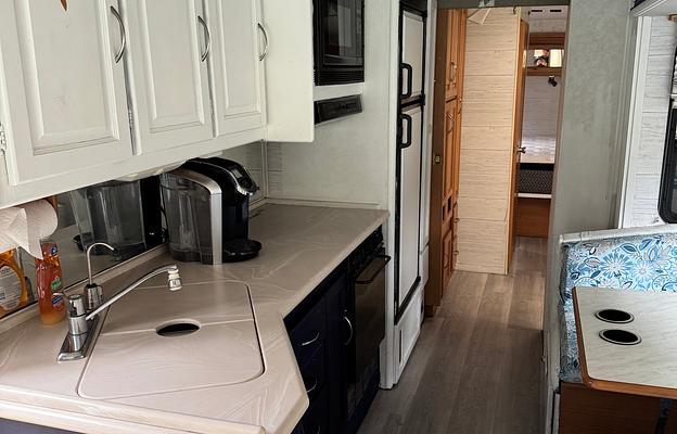 2000 Fleetwood RV Southwind 36T RV rental photo 1