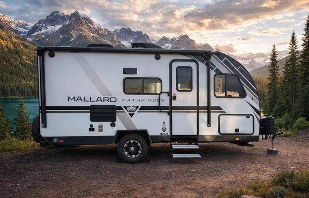 21' Off Grid Camper - Sleeps 5 (midsize towable)