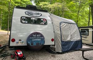 Nomadic Nature Rentals w Luxury Amenities (R-pod)