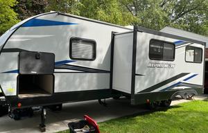 2021 Cherokee Alpha Wolf 26RB-L RV rental photo 5