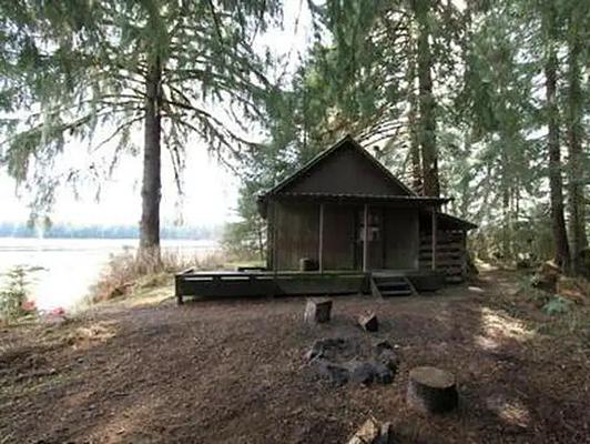 P10, Loop: AREA CASTLE FLATS CABIN