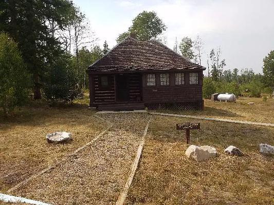 GR1, Loop: SANDSTONE CABIN