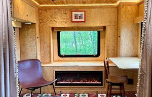 REMODELED, luxury  new interior. DELIVERY ONLY.