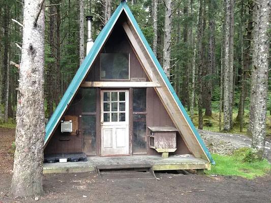 S22, Loop: AREA NORTH BEACH CABIN