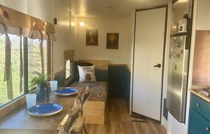 Off-grid, Renovated GLAMPING in the "Prowler"