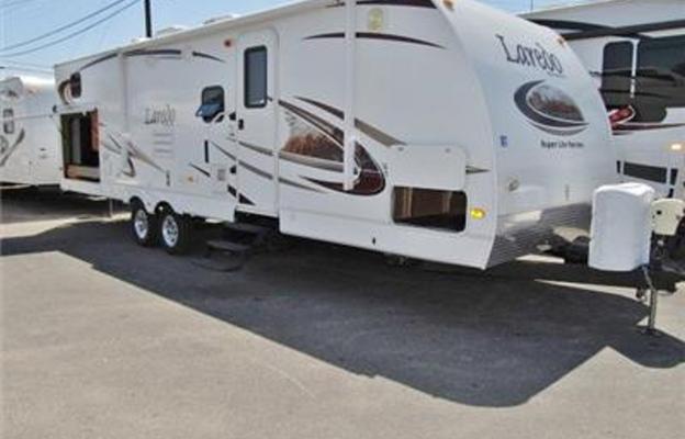 Laredo 29' Bunk House with slideout