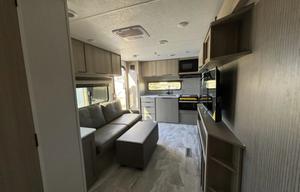2025 Kodiak Ultra-Lite 241BHSL RV rental photo 3