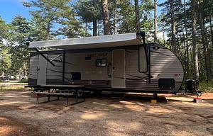 Forest River RV Cherokee Grey Wolf - Sleeps 9