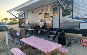 EL’S Comfy Camper