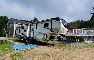 Prime Time Crusader fifth wheel 395BHL 50AMP