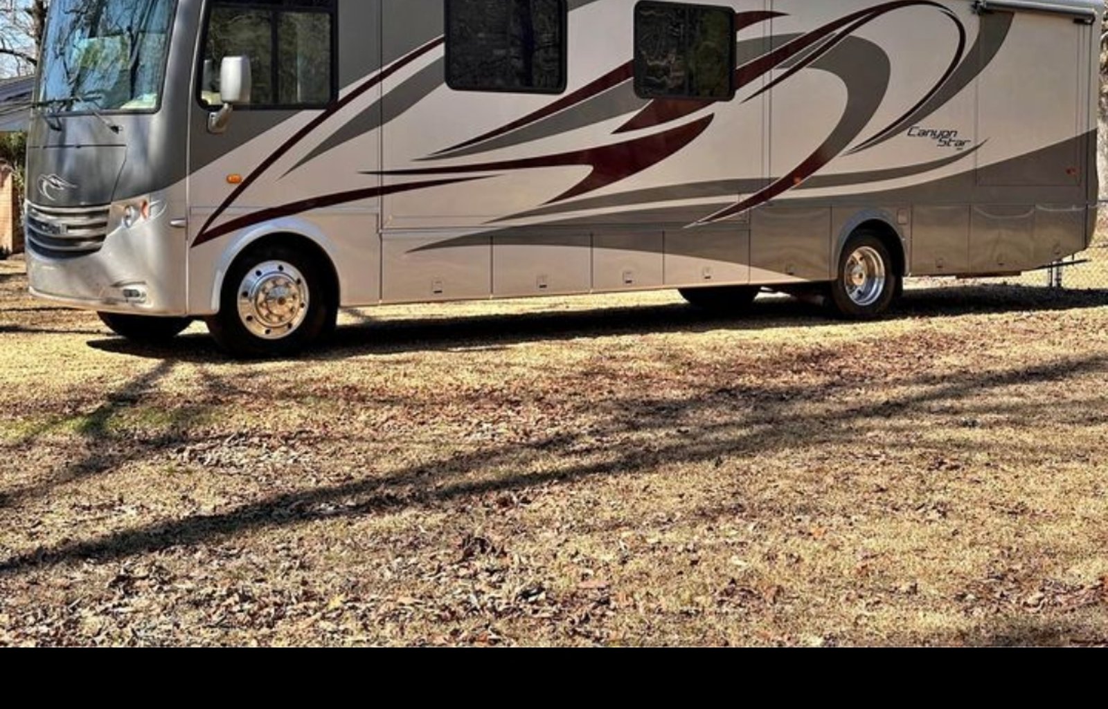 2011 Newmar Canyon Star 3810