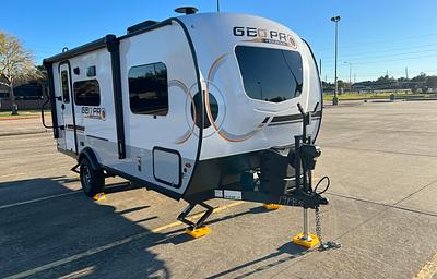 2023 Rockwood Geo Pro G19FBS Sleeps 4 Queen Bed!