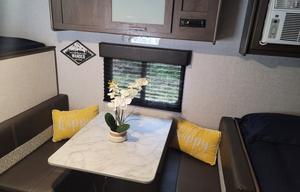 R&Lcamper4rent