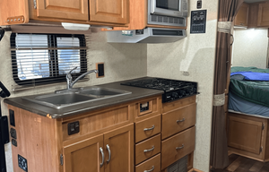 2008 Winnebago Cambria 27K RV rental photo 7