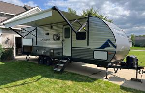 Fam Friendly 2023 Coachman Catalina 261BHS