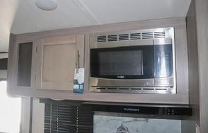 2022 Sunset Trail SS242BH RV rental photo 13